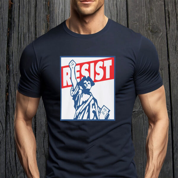 Resist! Statue of Liberty 2025 T-Shirt
