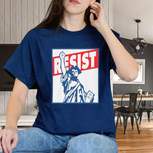 Resist! Statue of Liberty 2025 T-Shirt